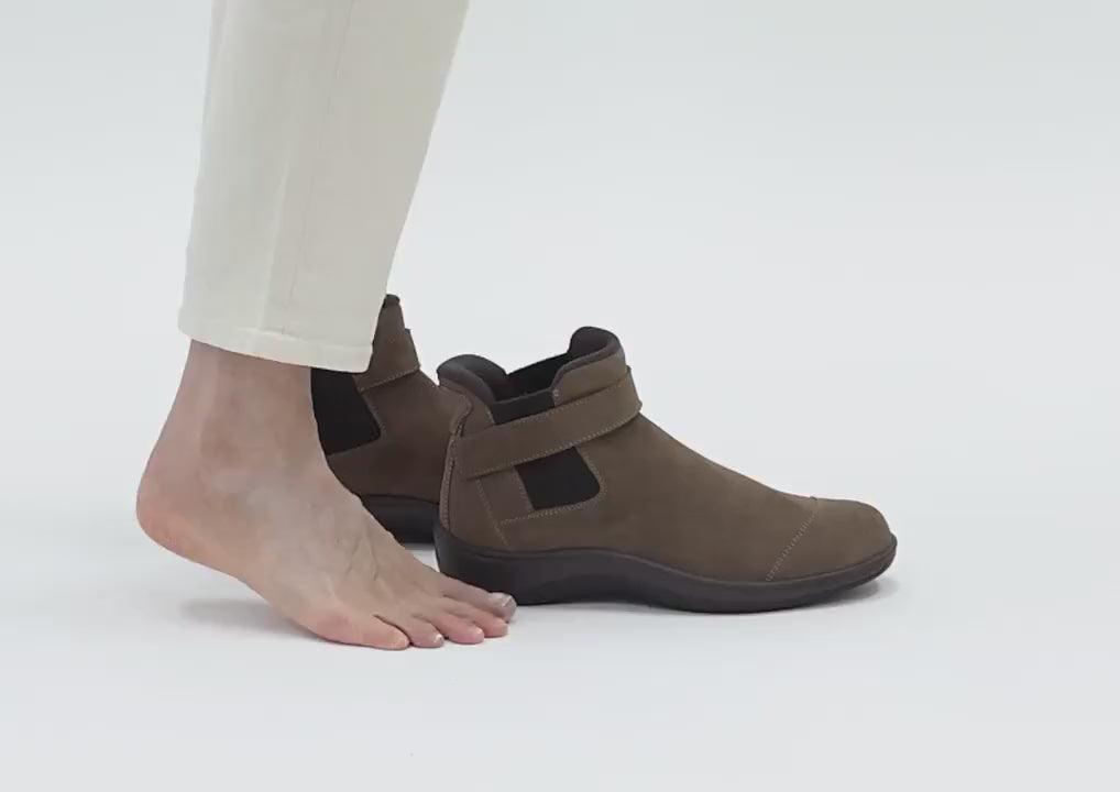 90022